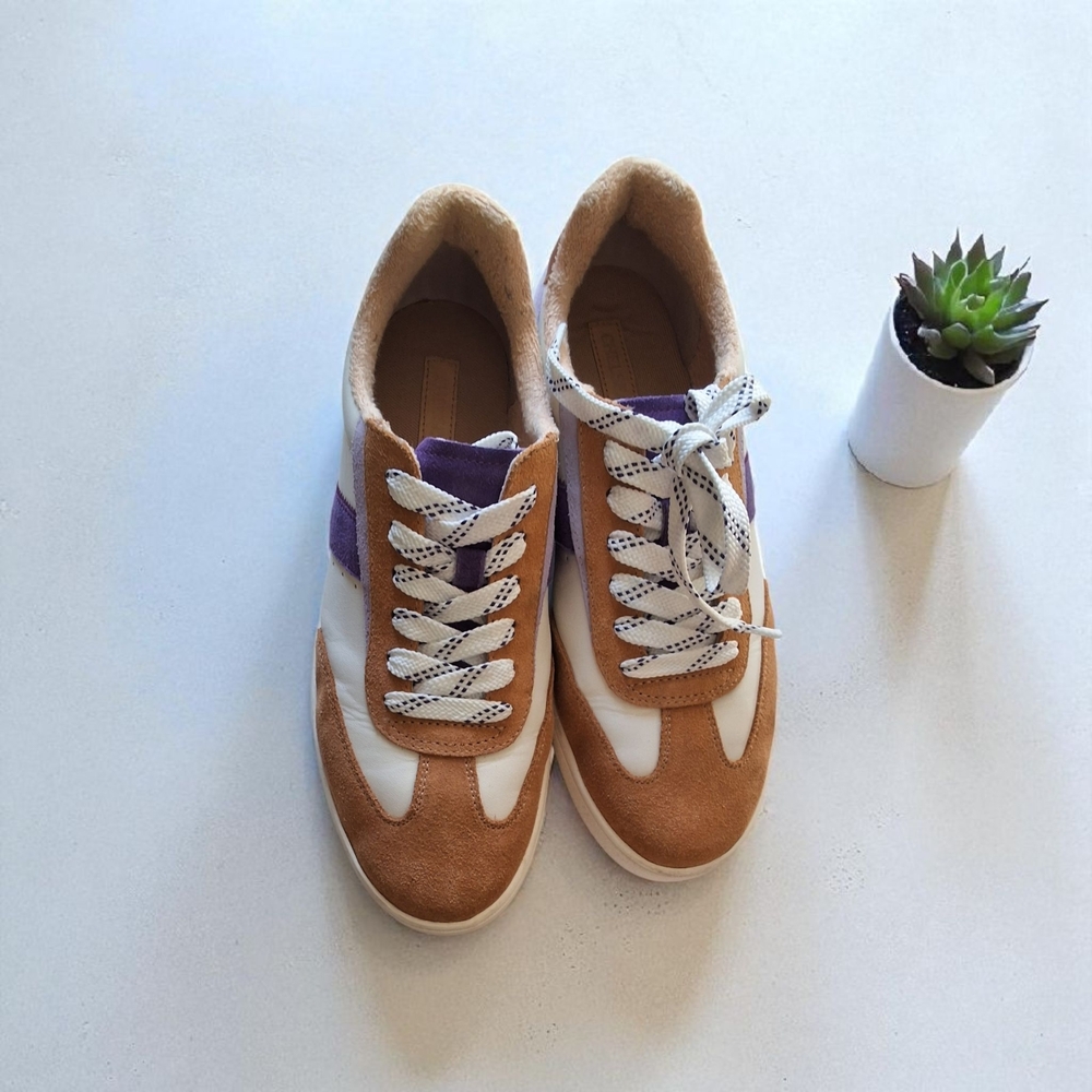 Chelsea & Violet‎ Tan and Purple Sneakers